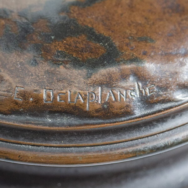 Close up of the top Signature Psyche Figure by Delaplanche