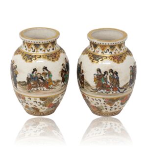 Overview of the Satsuma vase pair