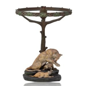 Overview of the Bronze Table Lamp