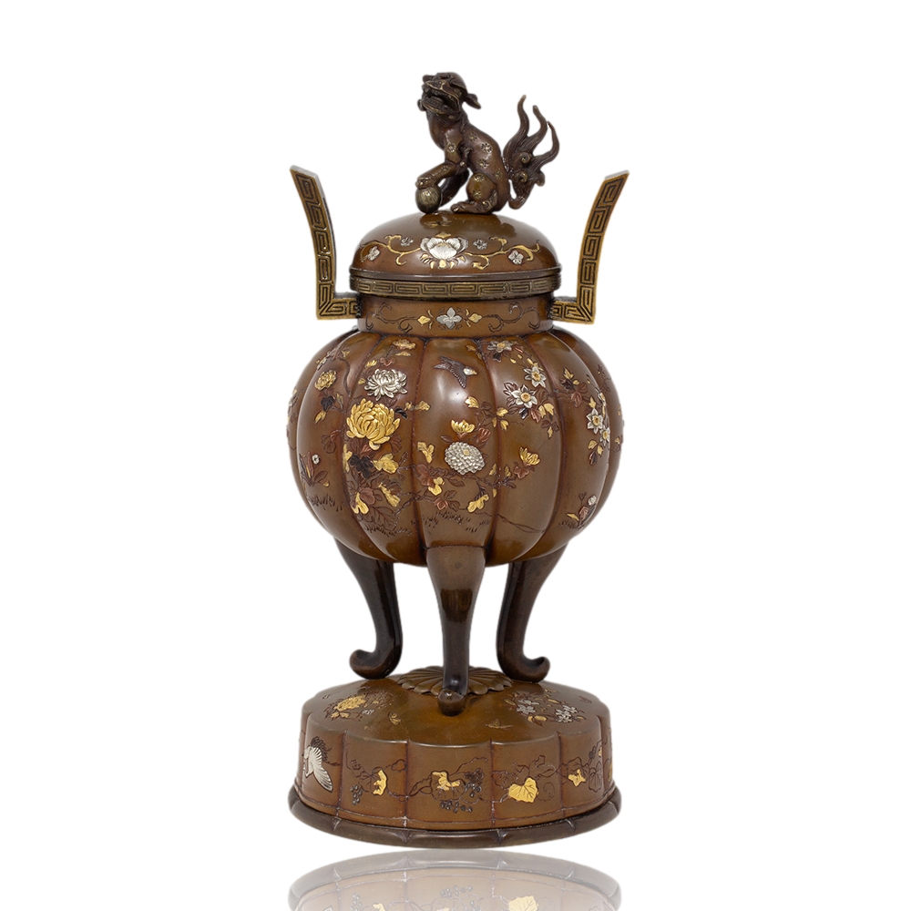 Front overview of the Japanese Bronze and Mixed Metals Koro Kumagai